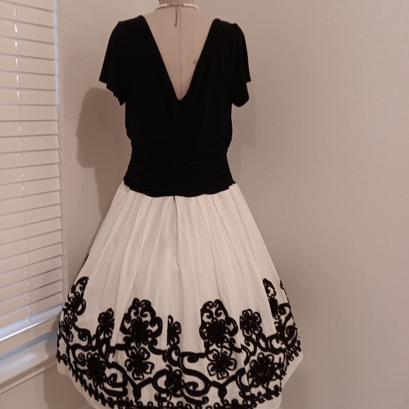 dressbarn Black and White Dress - Picture 2 of 3